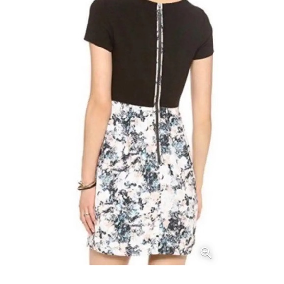 Club Monaco floral sheath like day dress with textured fabric short sleeves - Picture 7 of 8